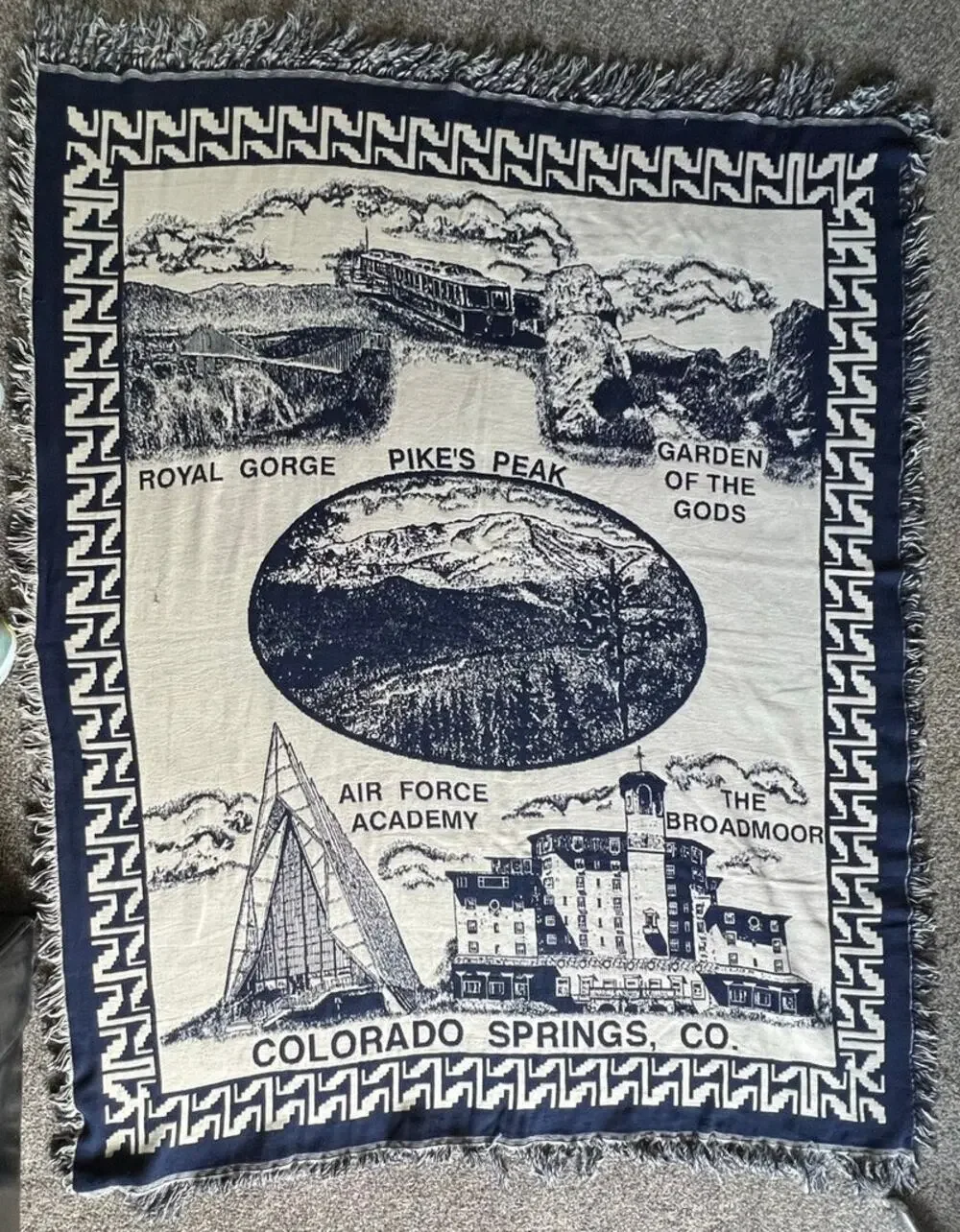 Colorado Springs tapestry blanket, Pikes Peak, Air Force Acad, Broadmoor NWOT